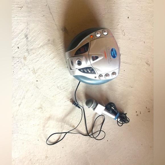 American Idol CD GRAPHICS, Microphone & Color Camera Karaoke - Picture 2 of 4